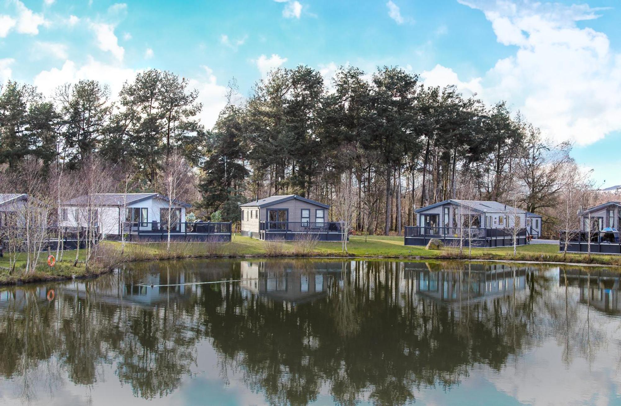 Hotchkin Lodge Woodhall Spa Exterior photo